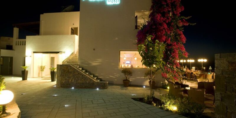 Maritimo Beach Hotel