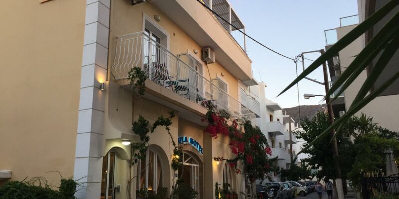 Voula Hotel & Apartments