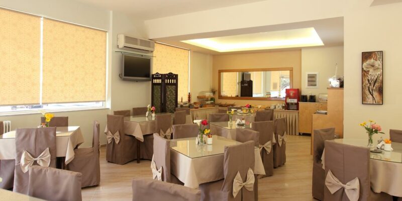 Kronos Hotel