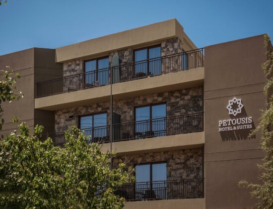 Petousis Hotel & Suites